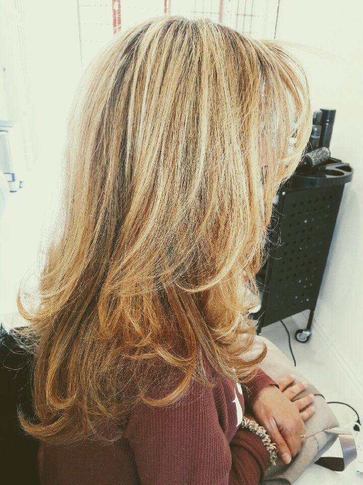 blow- dry- hair plus-