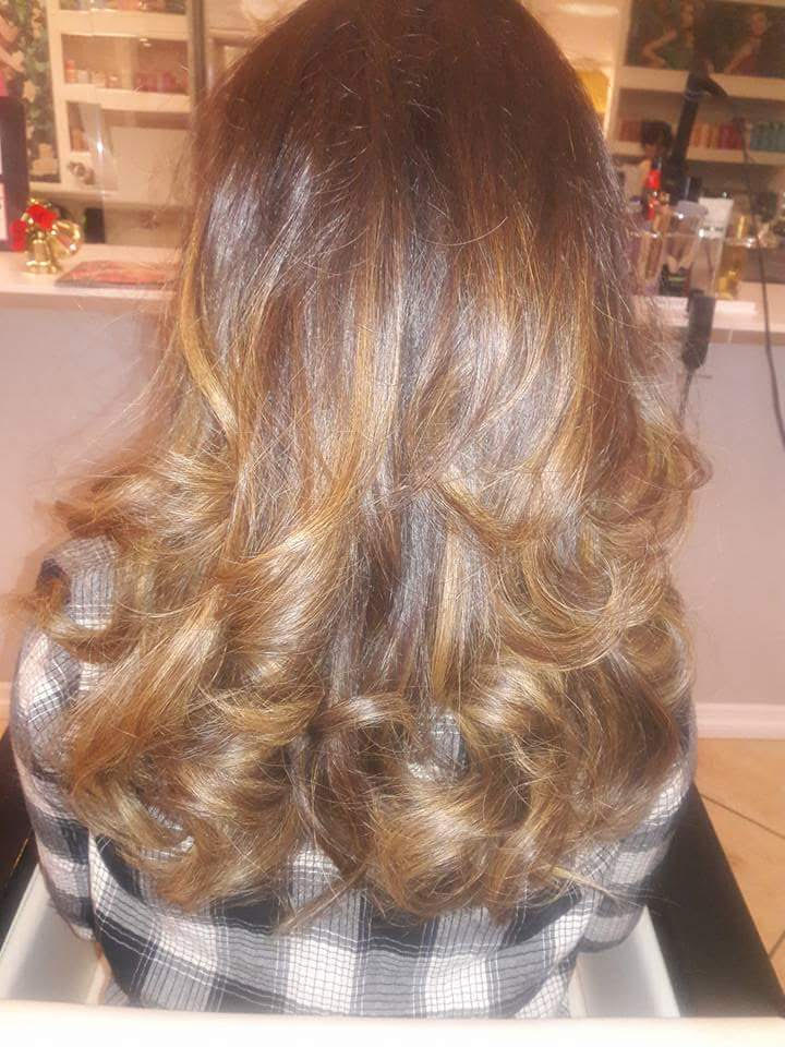 blow- dry- hair plus-